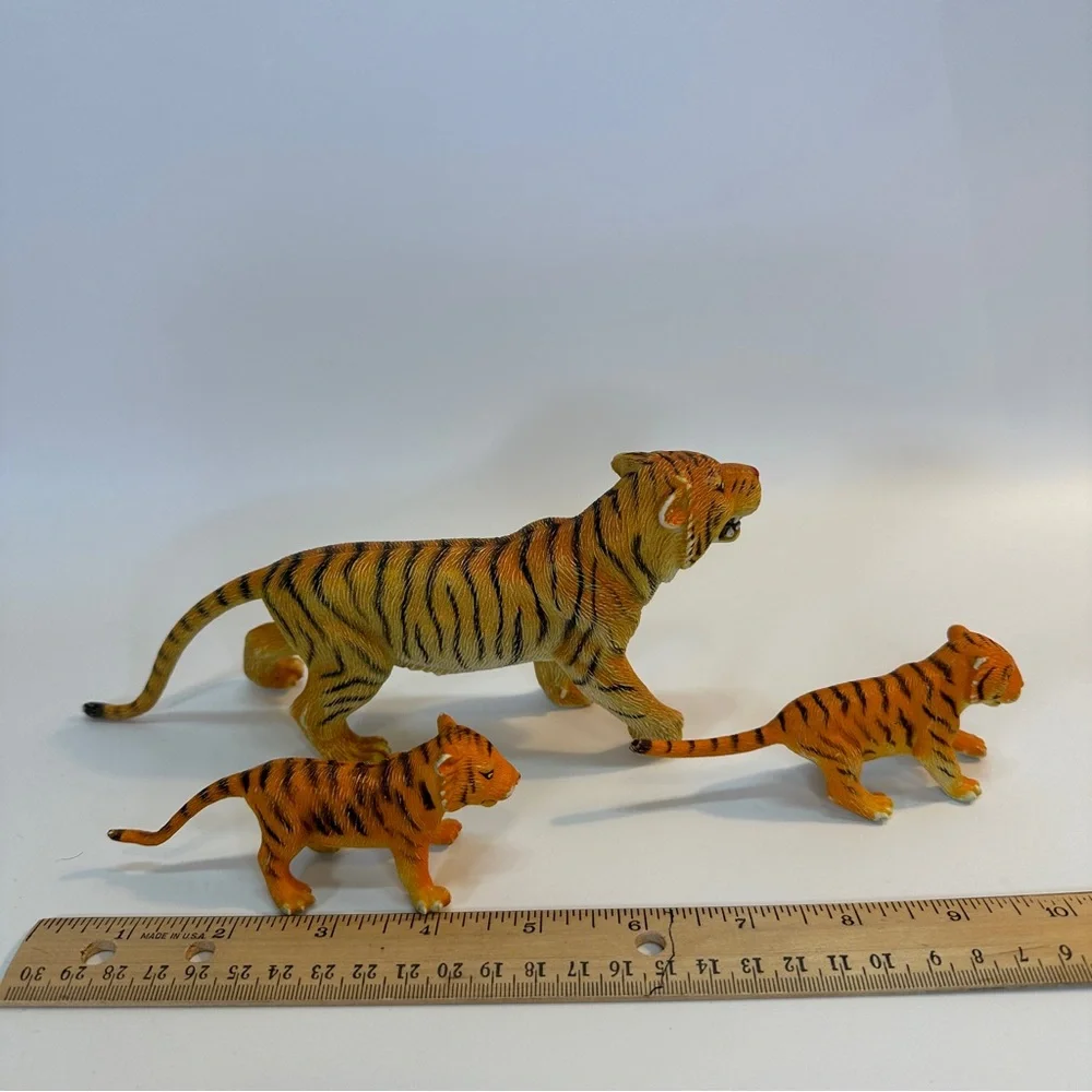 VTG AAA Set of 3 Tigers Mom and Babies Rubber Animals‎ Figurines